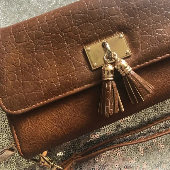 ‼️Coming Soon‼️Cognac Wallet Wristlet - Picture 2 of 9